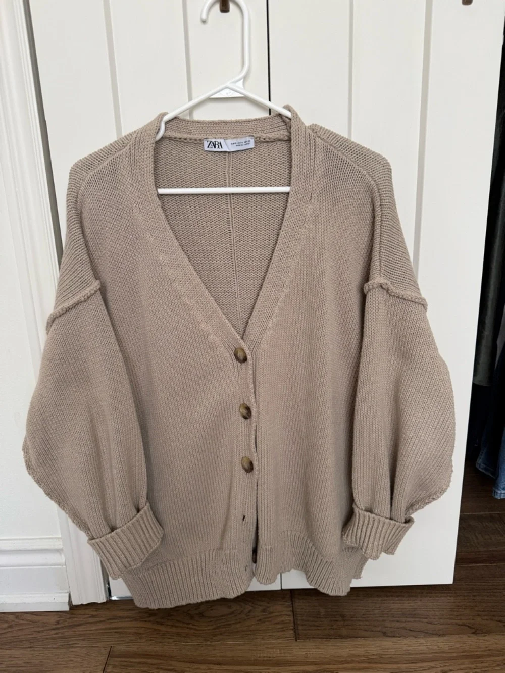 Zara Beige Oversized V‑Neck Button Cardigan - Picture 4 of 5